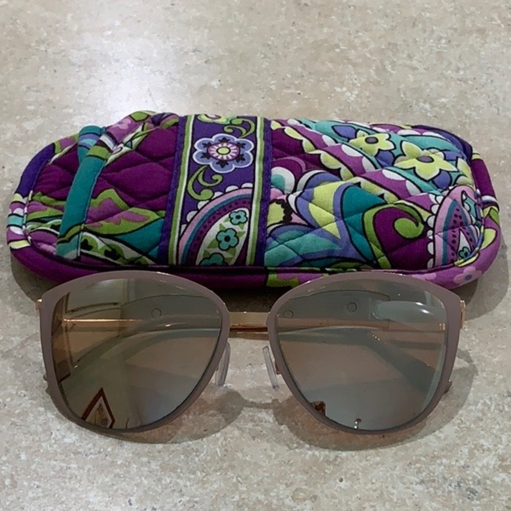 Vera Bradley Sunglass case - Picture 2 of 4